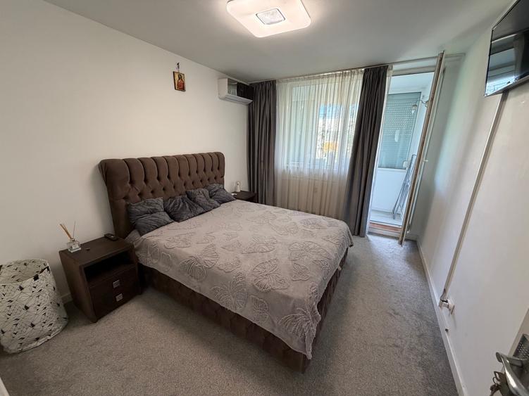Apartament cu 3 camere semidecomandat, mobilat în Titan