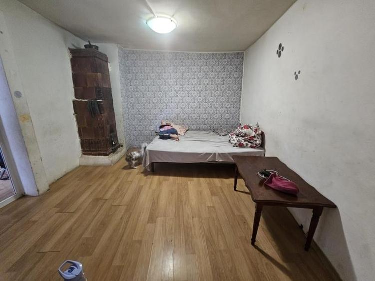 Casă cu 4 camere cu Teren 254 Mp în Giulești