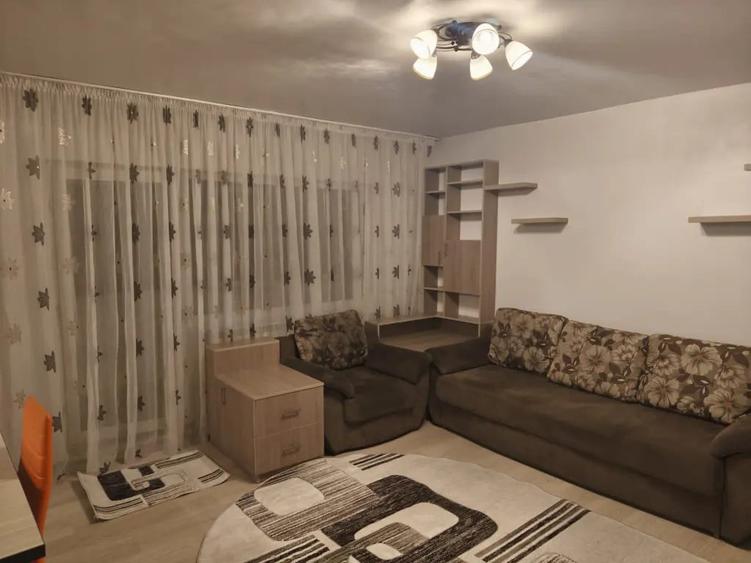 Apartament cu 2 camere semidecomandat în Vitan