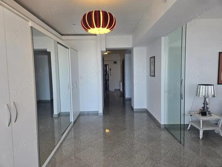Apartament cu 3 camere decomandat în Mamaia