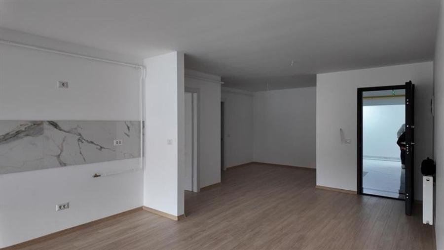 Apartament cu 2 camere decomandat în Sud