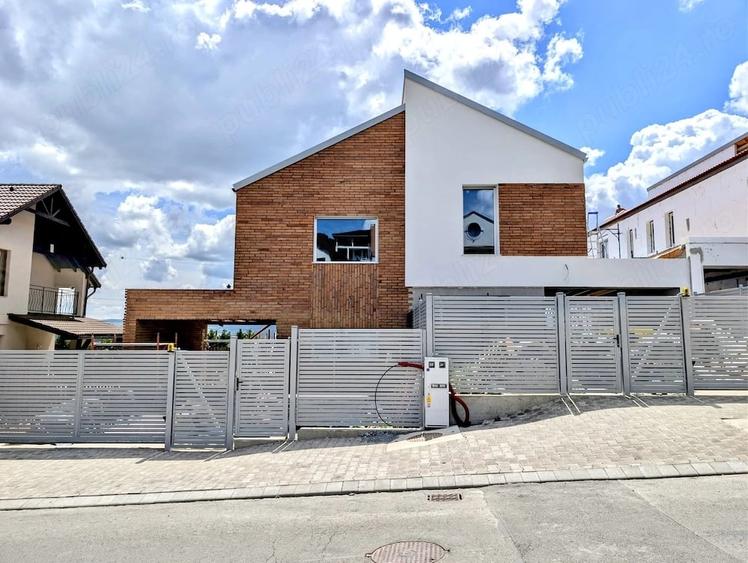 Casă cu Teren 325 Mp în Central