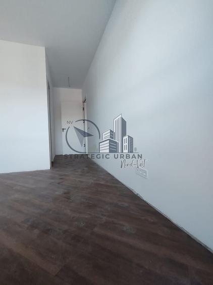 Apartament cu 3 camere semidecomandat în Florești
