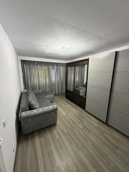 Apartament cu 2 camere decomandat în Milcov