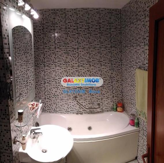 Apartament cu 3 camere semidecomandat, mobilat în Titan