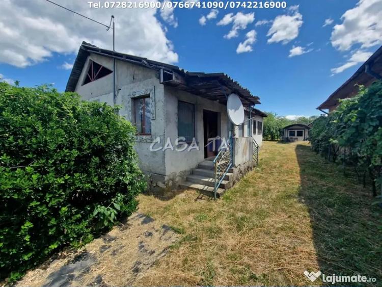 Casă cu 2 camere cu Teren 2554 Mp în Sănătești
