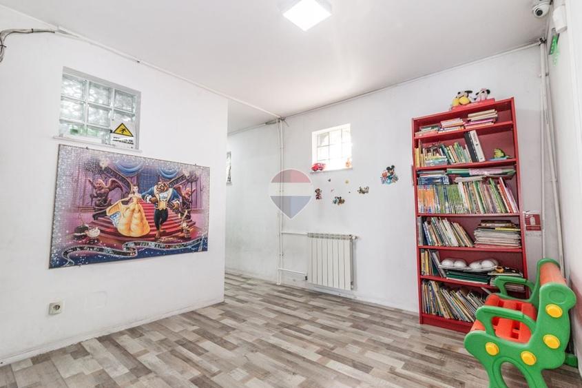 Casă individuală cu 7 camere cu Teren 250 Mp în Drumul Taberei
