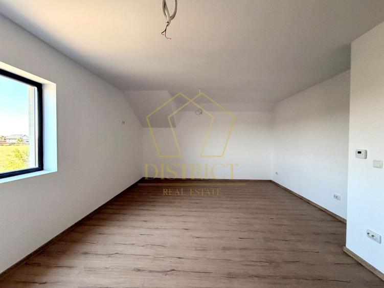 Duplex cu 4 camere cu Canalizare în Moșnița Veche