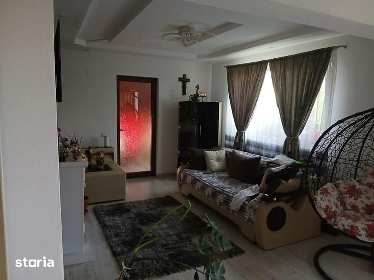 Casă cu 4 camere cu Teren 150 Mp în Bradu
