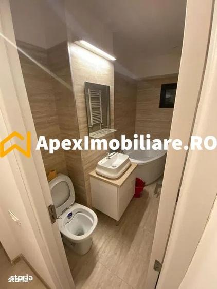 Apartament cu 3 camere semidecomandat, mobilat în Tineretului