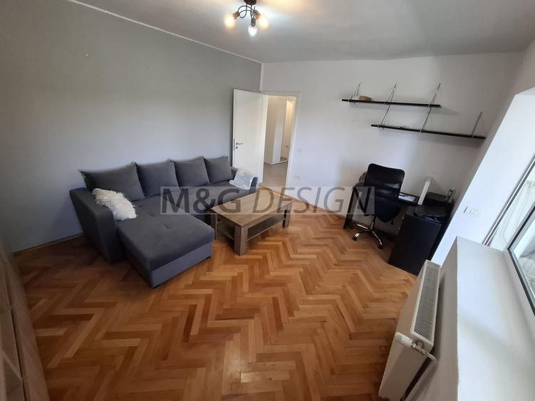 Apartament cu 3 camere decomandat, mobilat în Dâmbovița