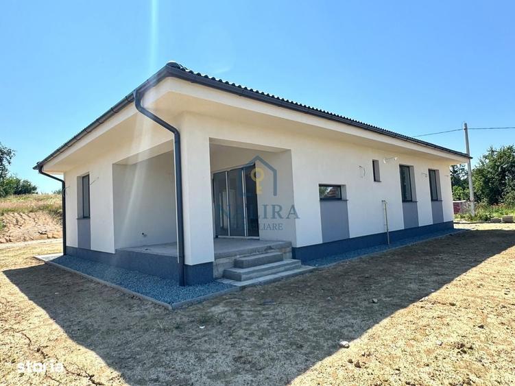 Casă cu 4 camere în Satu Nou de Jos