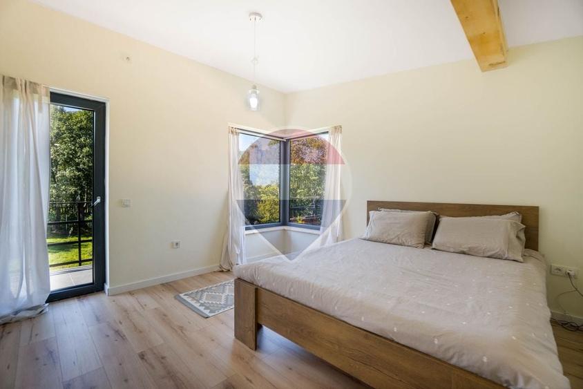 Casă individuală cu 3 camere cu Teren 1790 Mp în Predeluț