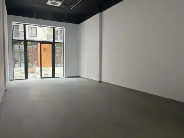 Spațiu comercial, de 80 mp, în Central