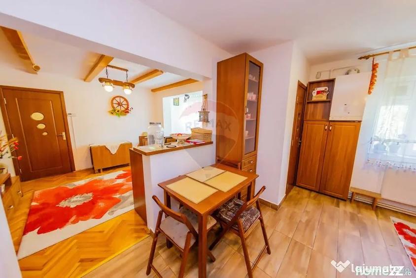 Apartament cu 4 camere decomandat în Central