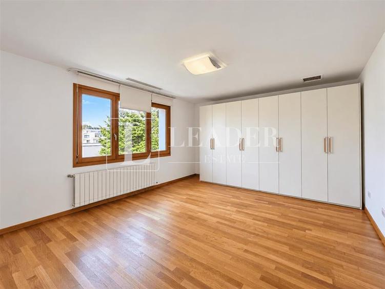 Casă individuală cu 5 camere cu Piscina în Pipera