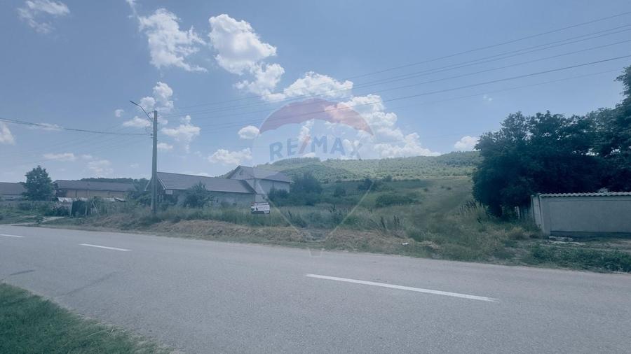 Teren Construcții intravilan de 3700 mp, în Coțofenii din Dos