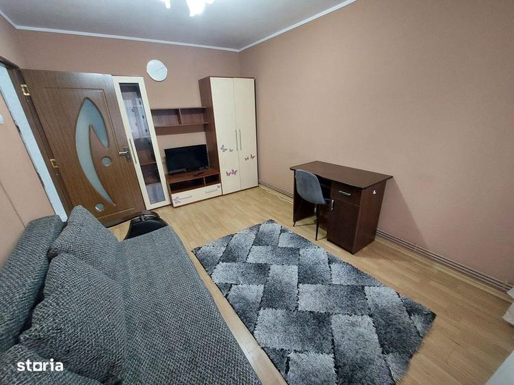 Garsonieră decomandată în Central