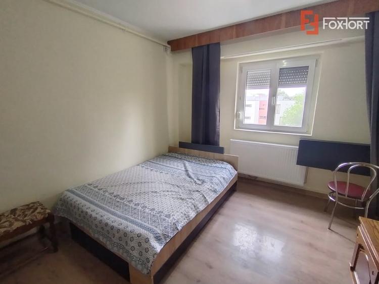Apartament cu 3 camere decomandat, mobilat în Olimpia-Stadion