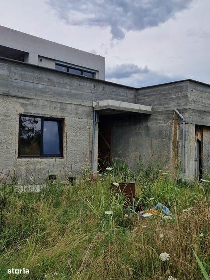 Casă cu Teren 1290 Mp în Central