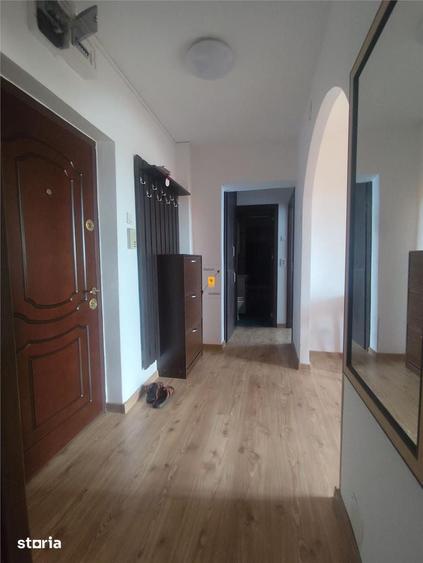 Apartament cu 2 camere decomandat în Malu Roșu