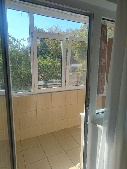 Apartament cu 3 camere decomandat, mobilat în Tomis Nord