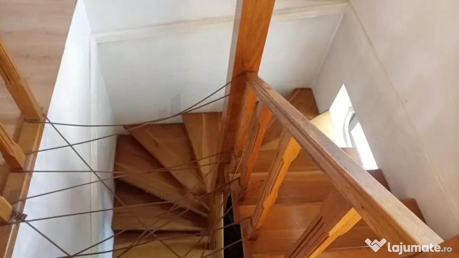 Casă cu 5 camere cu Teren 250 Mp în Băneasa