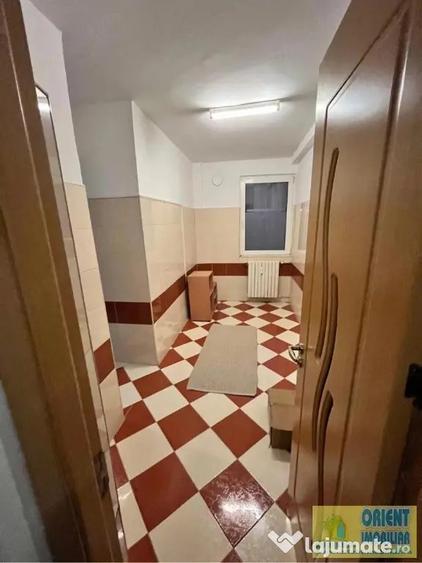 Centru, Colonadelor, de inchiriat 2 camere, nemobilat, parter - 4