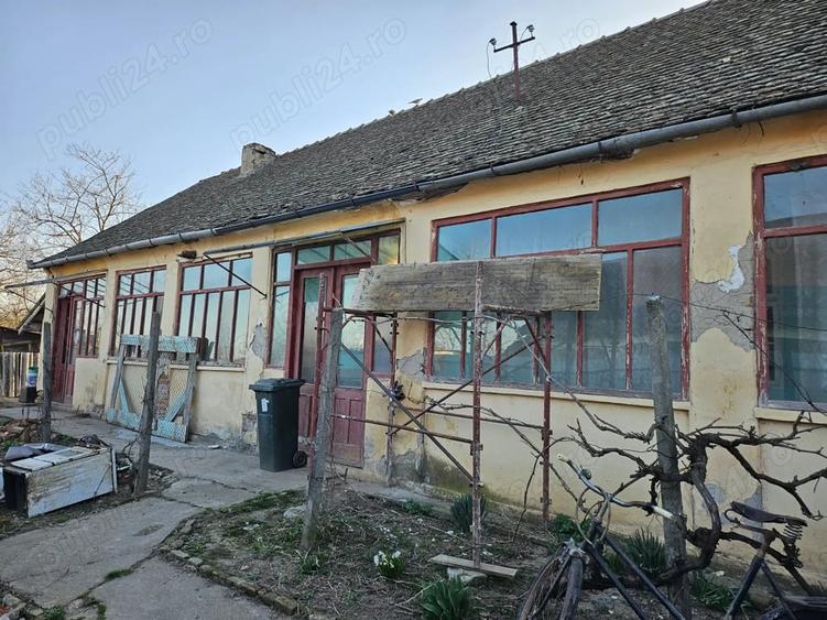 Casă cu 3 camere cu Teren 1088 Mp în Vinga