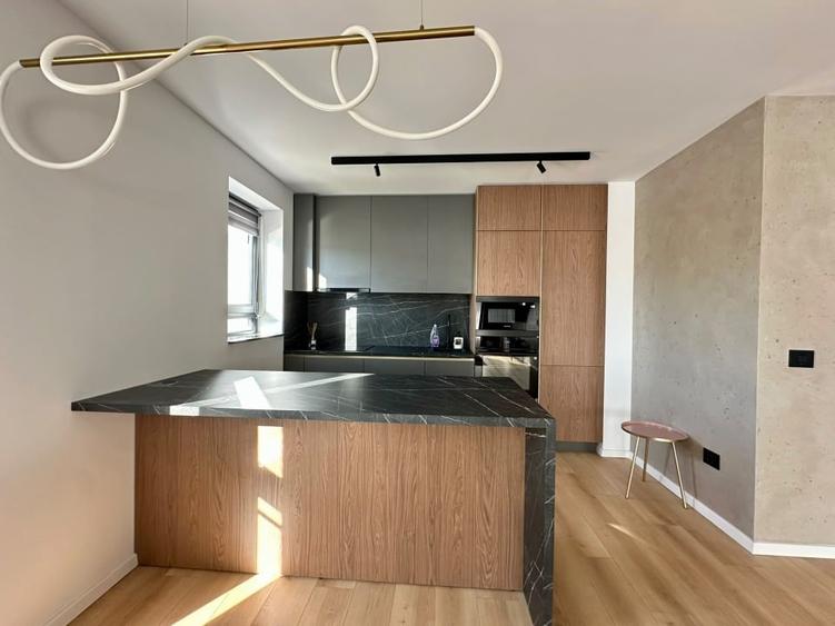 Apartament cu 2 camere decomandat, mobilat în Tractorul