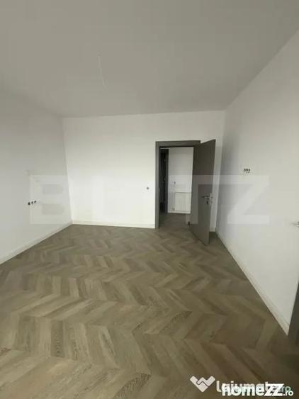 Apartament cu 3 camere decomandat în Micro 6