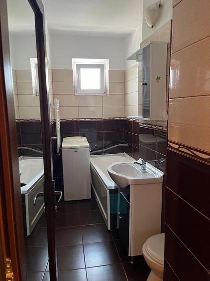 Apartament cu 2 camere semidecomandat în Micro 6