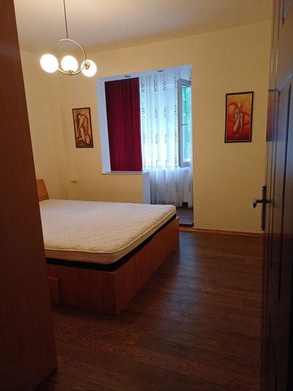 Apartament cu 2 camere semidecomandat în Izvorani