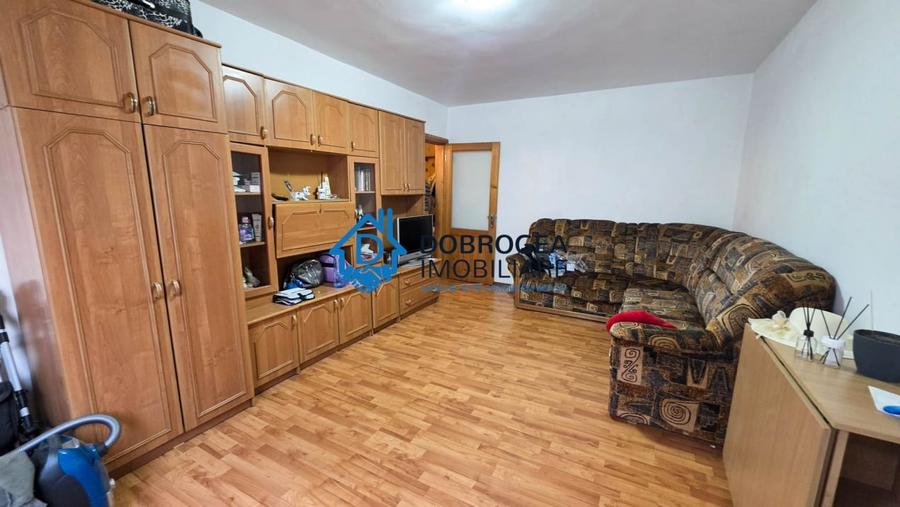 Apartament cu 2 camere decomandat, mobilat în E3