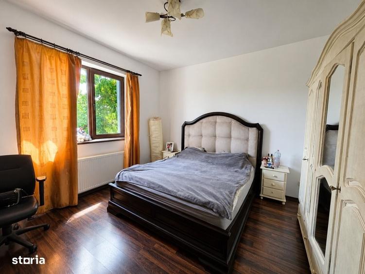 Casă cu 4 camere în Ostratu