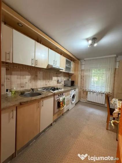 Apartament cu 3 camere decomandat în Obcini