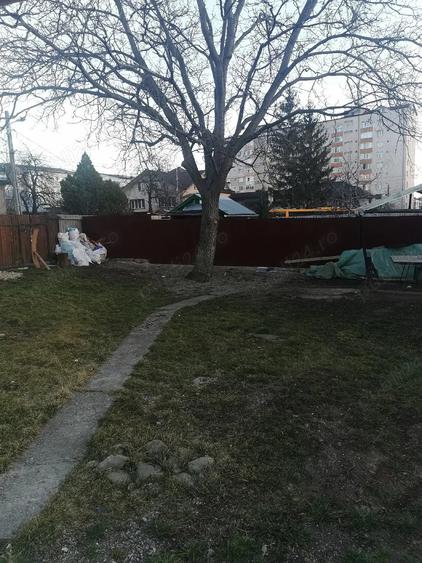 Casă cu 3 camere cu Teren 300 Mp în Central