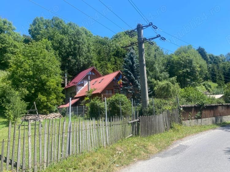 Teren de 2361 mp, în Valea Doftanei