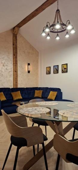Apartament cu 2 camere decomandat în Central