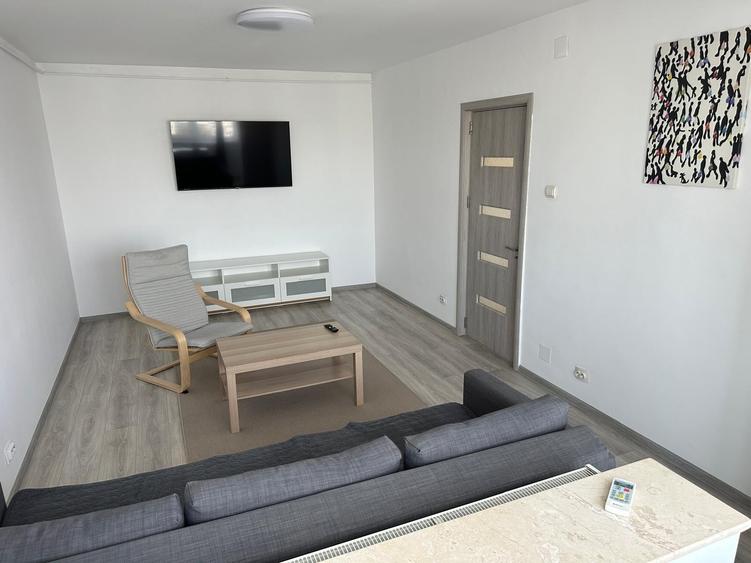 Apartament de 2 camere, 50 mp, decomandat, parcare, zona 1 Decembrie 1918 - 2