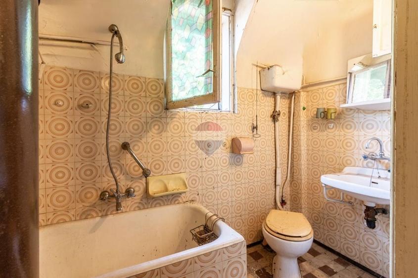 Casă individuală cu 7 camere cu Teren 241 Mp în Kiseleff