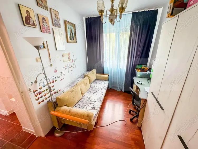 Apartament cu 3 camere decomandat în Central