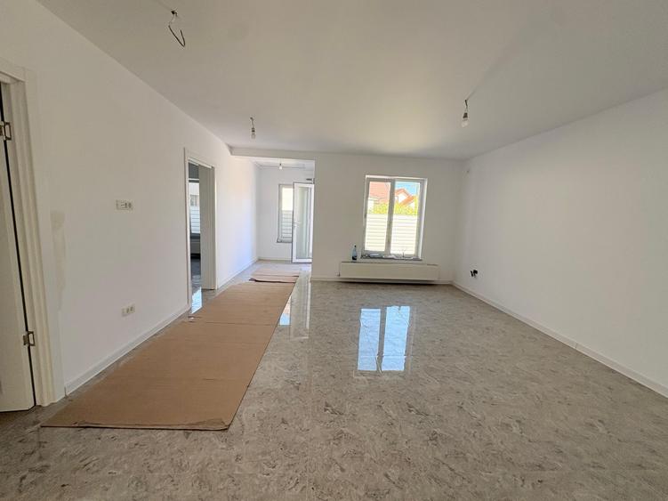 Casă individuală cu 3 camere cu Canalizare în Valu lui Traian