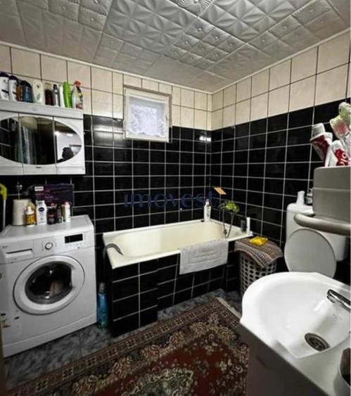 Apartament cu 3 camere semidecomandat în Aurel Vlaicu