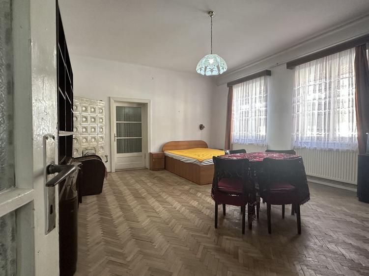 Apartament cu 2 camere semidecomandat în Centrul Istoric