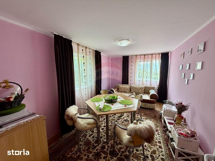 Casă cu 5 camere cu Teren 3344 Mp în Țifești