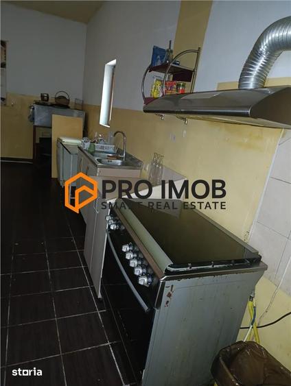 Casă cu 8 camere decomandat cu Teren 2100 Mp în Pârscov