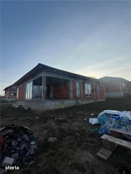 Casă cu 4 camere cu Teren 650 Mp în Oncea