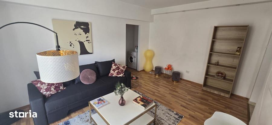 Apartament cu 2 camere semidecomandat în Centrul Istoric