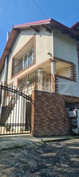 Casă individuală cu 7 camere cu Garaj în Fieni